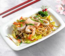 Яки-удон лапша с морепродуктами