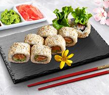 Ролл Аляска в кунжуте