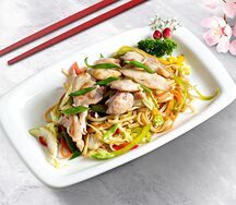 Яки-удон лапша с курицей