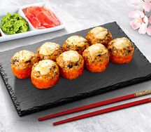 Ролл Маасдам с угрем