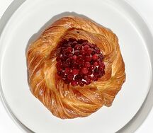 Вензель с брусникой