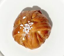 Шведская булочка с корицей