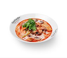 Tom yum china town c доброй порцией пропаренного риса