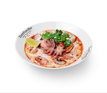 Tom yum с морскими гадами и доброй порцией пропаренного риса