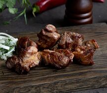 Cвиная шея на мангале