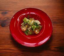 Салат из индейки с грушей