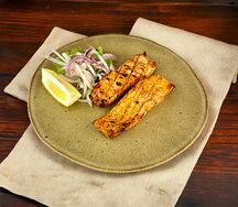 Красная рыба на огне