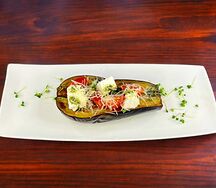 Стейк из баклажана с домашним сыром