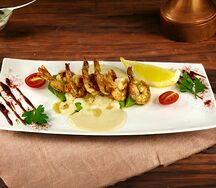 Креветки с авокадо на гриле