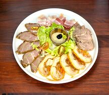 Мясная тарелка