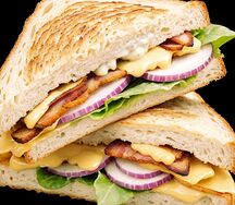 C беконом и сыром