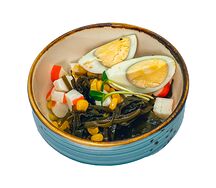 Салат из морской капусты с крабовыми палочками