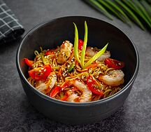 Вок с креветками