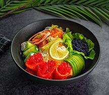 Боул с красной икрой