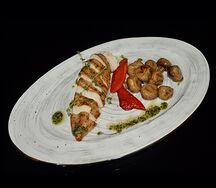 Куриная грудка с шампиньонами гриль