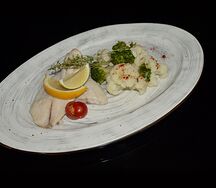 Окунь на пару с брокколи