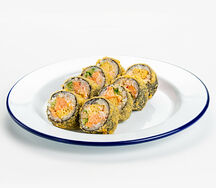 Ролл с лососем в темпуре