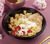 Салат Цезарь с курицей
