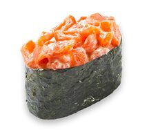 Острые суши лосось