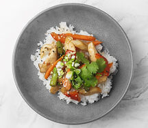 Вок с курицей в соусе сладкий чили