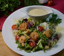 Салат Цезарь с креветками