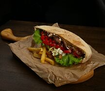 Лафач с ростбифом