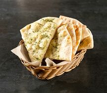 Фокачча с соусом песто