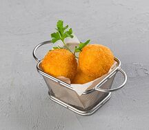 Картофельные крокеты с сыром дорблю