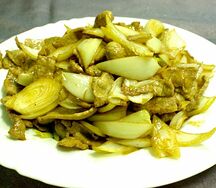 Жареная свинина с луком