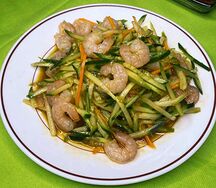 Салат из огурца и креветок