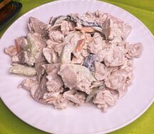 Шампиньоны с курицей и майонезом