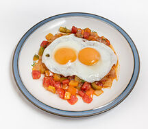 Яичница с овощами