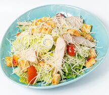 Салат Цезарь с курицей