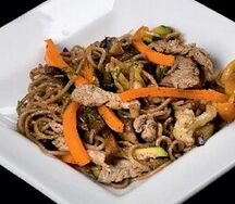 Гречневая лапша с овощами