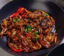 Wok с говядиной