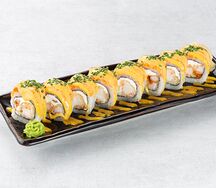 Ролл с креветкой темпура, лососем и манго