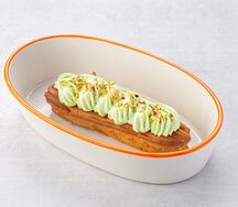 Эклер с фисташковым пралине