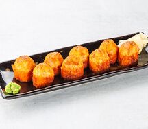 Ролл запеченный с тунцом спайси