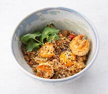 Рис с тигровыми креветками и яйцом