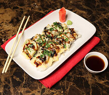 Запеченная суши-пицца с грибами и курой