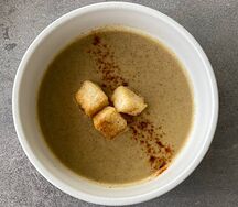 Грибной крем-суп с сухарями