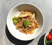 Тайская лапша с курицей