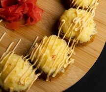 Запечённый цезарь с курицей (премиум ролл)