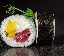 Норимак с тунцом и такуаном