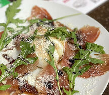 Crudo e Mozzarella Свинина