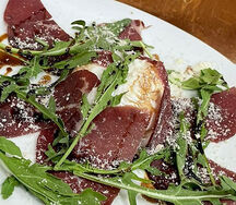 Bresaola e Mozzarella Говядина