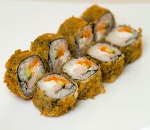 Ролл Сакура жареный