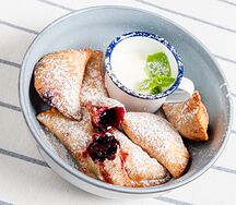 Самбусаки с черникой