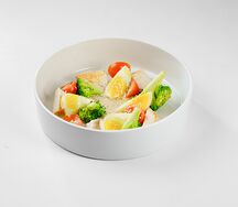 Салат с курицей и брокколи