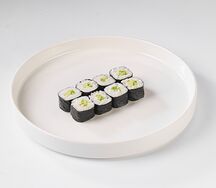 Классический ролл с огурцом